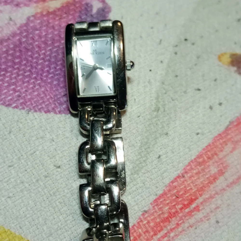 Watch - Picture 2 of 3